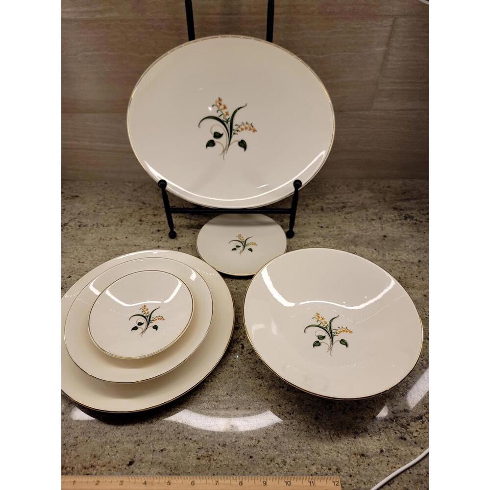 MID CENTURY 1947 era Edwin Knowles Forsythia Pattern Table wear